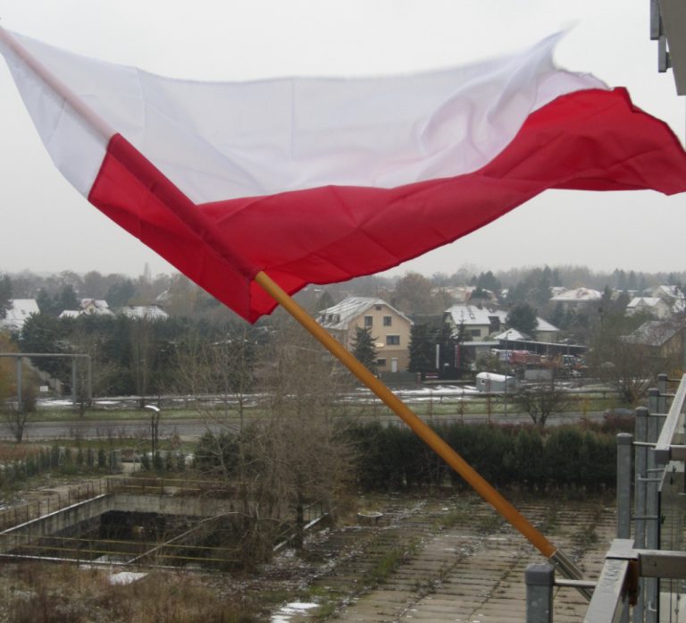 Flaga Polski - czy wiesz o niej wszystko?